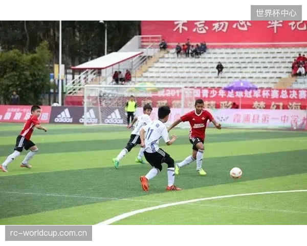 球队细节备战精确到米，防守组针对高原球速变化进行适应性调整，以应对非常规球路。